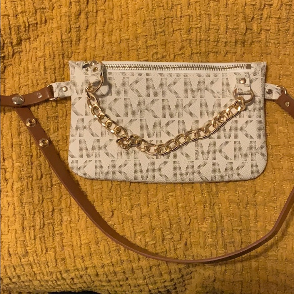 Michael Kors Wasteline Bag - Picture 2 of 3